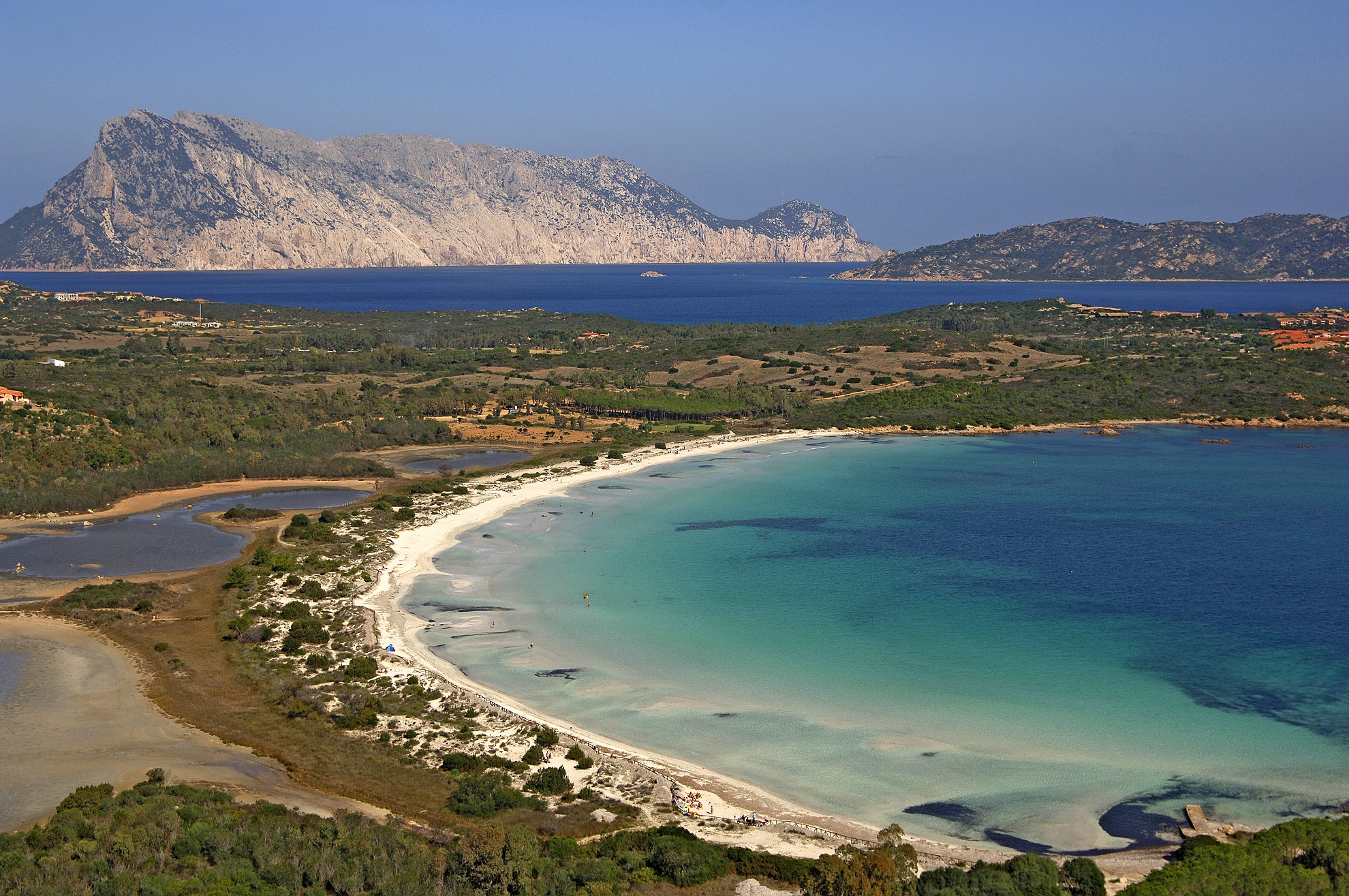SWIMTHEISLAND approda in Sardegna:  si nuota nelle acque libere di San Teodoro